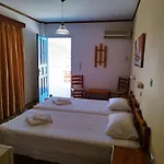 Poseidon Hotel 2*